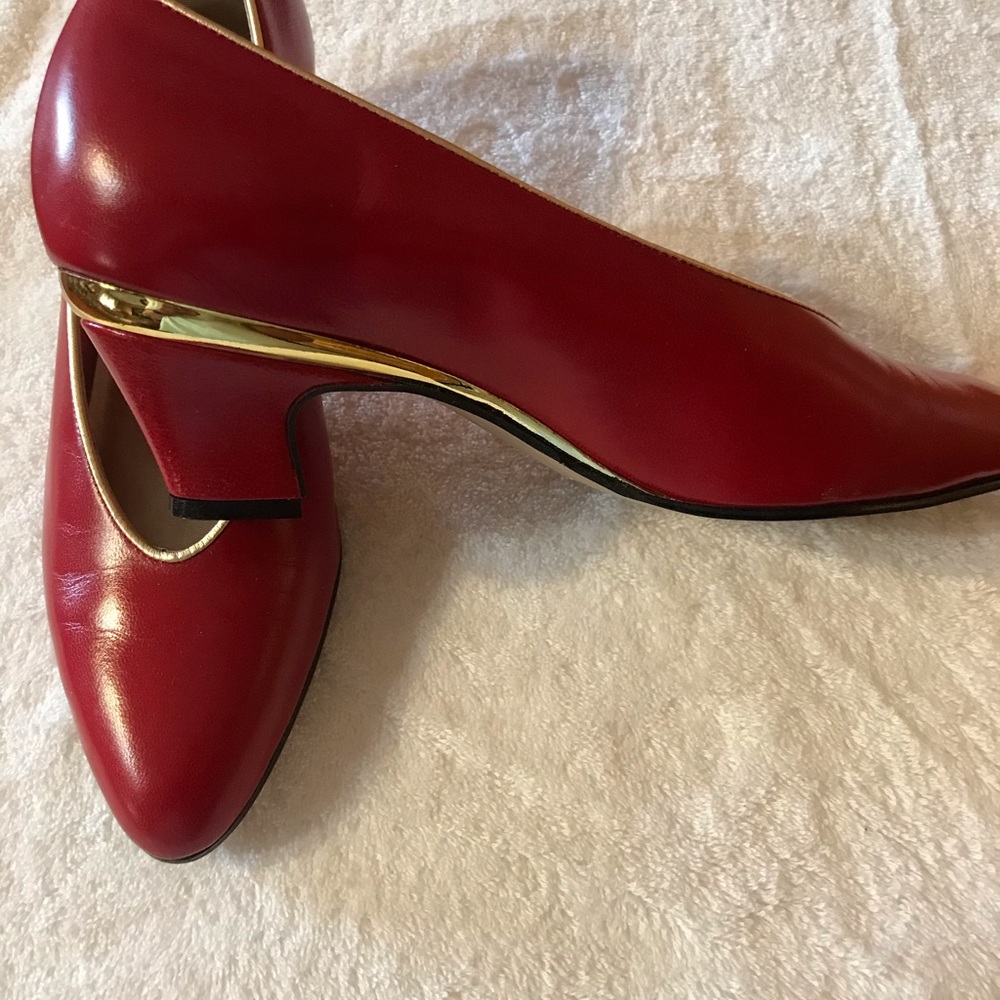 Shoes - Picture 4 of 7